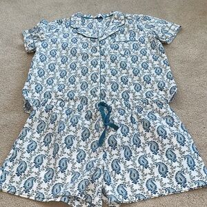 The Company Store Blue and White Paisley Short Pajama Set